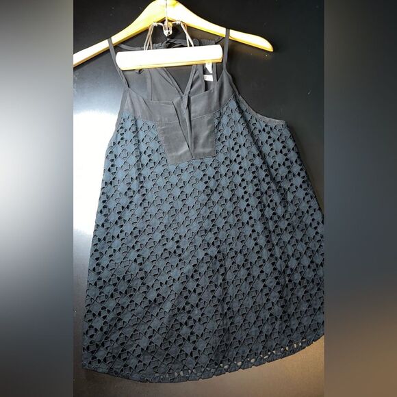 Athleta Dunes Eyelet Lace Tank Top Tie Back Black Size Medium EUC - Picture 2 of 9